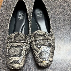 IMPO Textured Metallic Flats in Silver Snakeprint